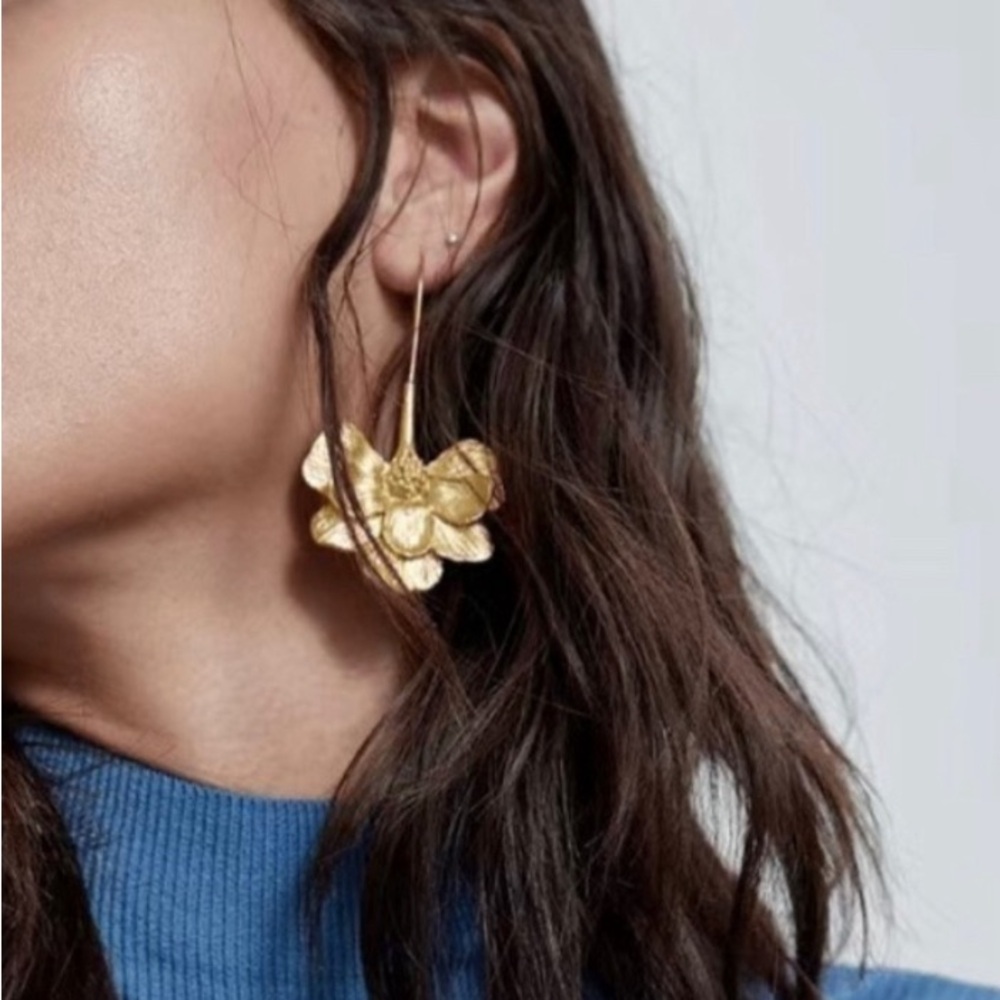 Zara flower earrings